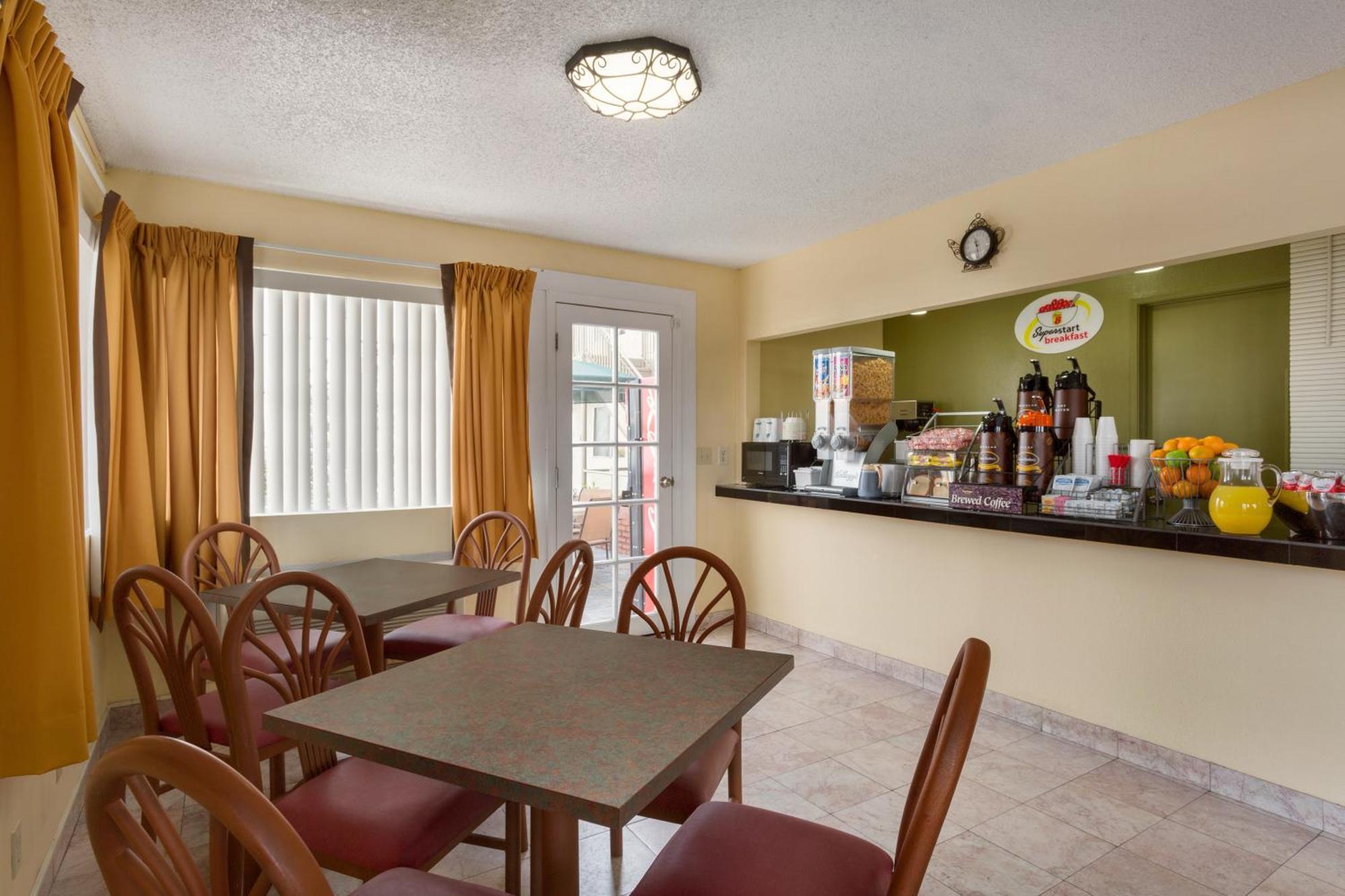 Super 8 By Wyndham Ridgecrest Motel Exterior photo