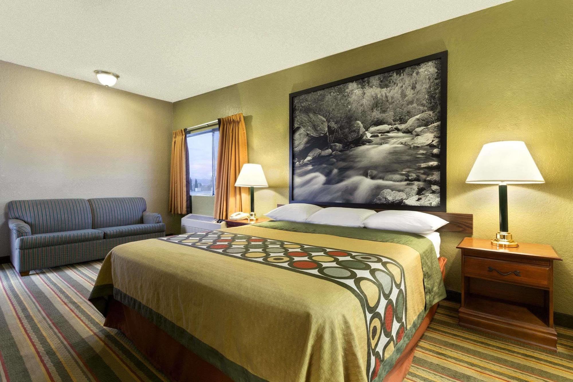 Super 8 By Wyndham Ridgecrest Motel Exterior photo